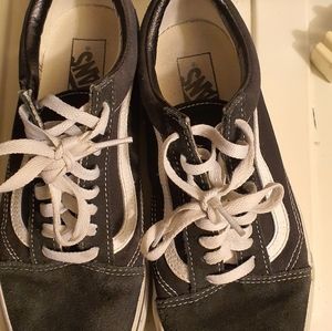 Vans Classic Black And White